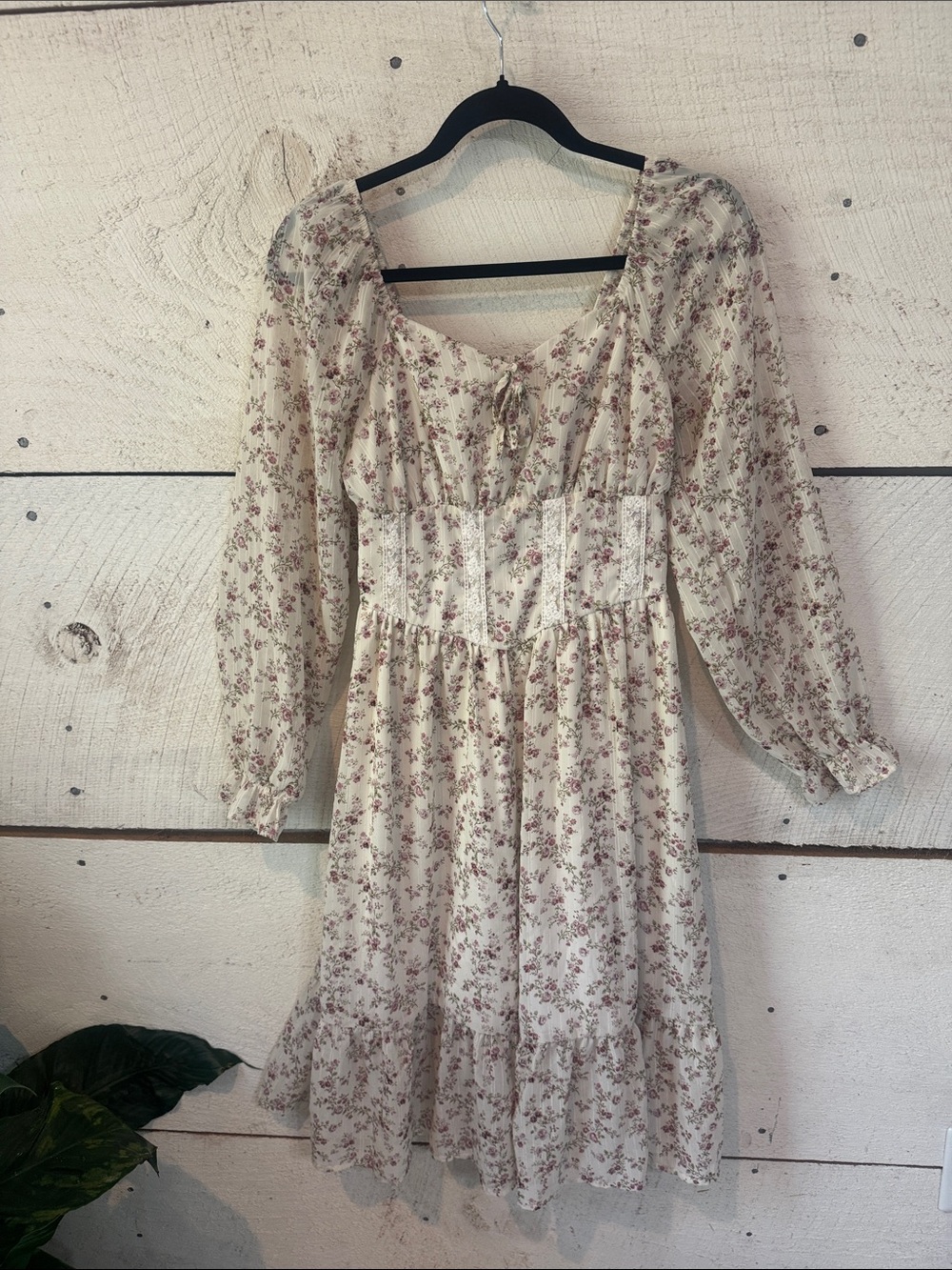 Celebrity Pink Cream Floral Long-Sleeve Midi Dress